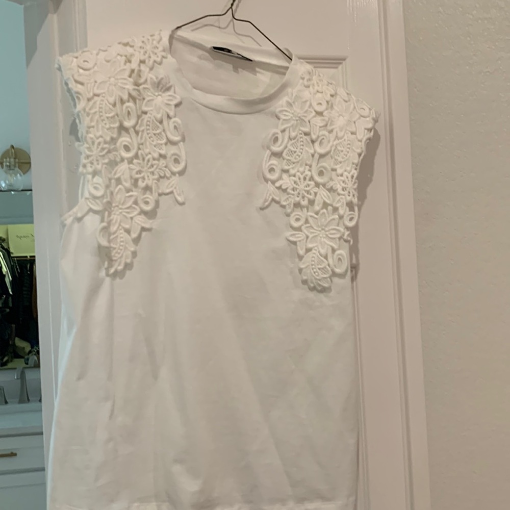 SEA by NY white sleeveless shoulder pad tshirt with lace detail